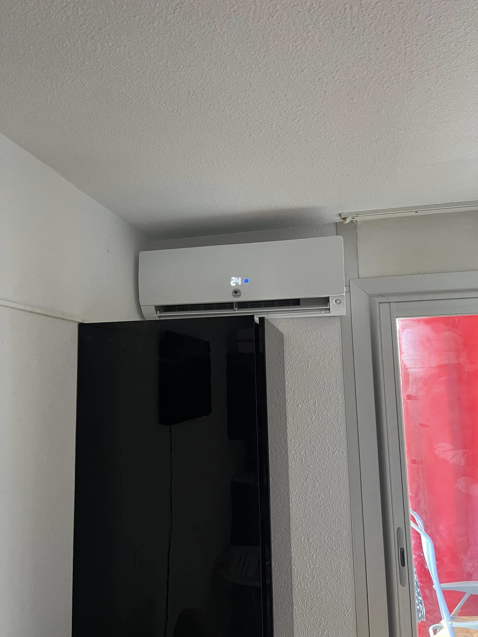 Pose d'un split de climatisation par HIPOLEM